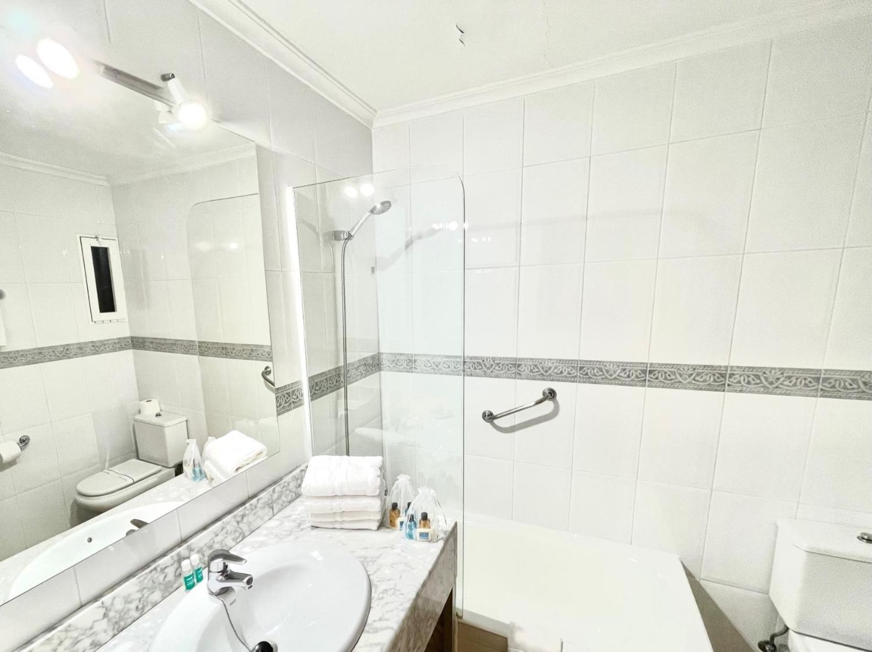 Apartamentos Ulia Бенидорм Экстерьер фото